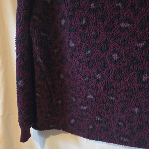 Koolaburra Purple Animal Print Plush Crew Neck Sweater Womens Size Small - Picture 4 of 8